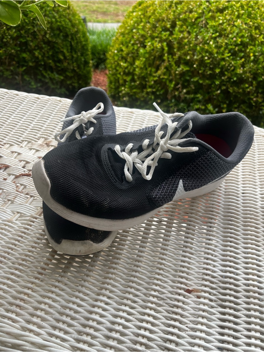 Nike Black and White Low-Top Running Shoes